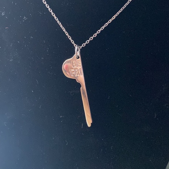 🔑The Giving Keys “Best Friends” necklaces NWOT🔑 - Picture 5 of 9
